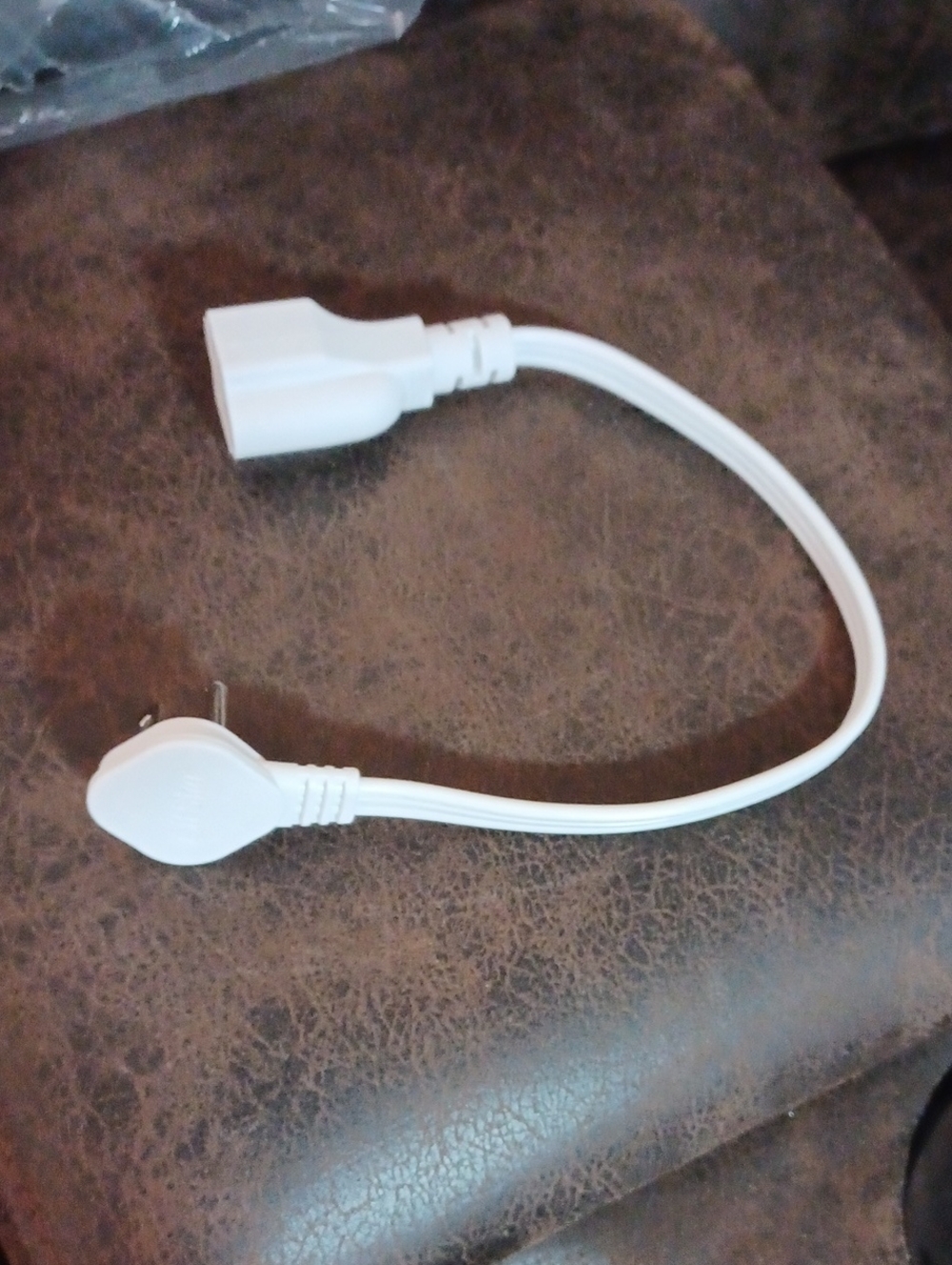 4/$40 New White Flat Plug Three-Prong Short Extension Cord - 1 Ft., 45° Angle